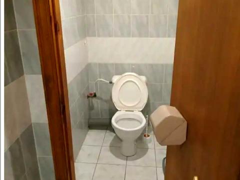 комерційна за адресою Левка Лук'яненка вул. (Маршала Тимошенка), 19