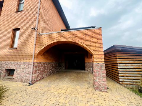 будинок за адресою Андрія Малишка вул. (Льва Толстого)