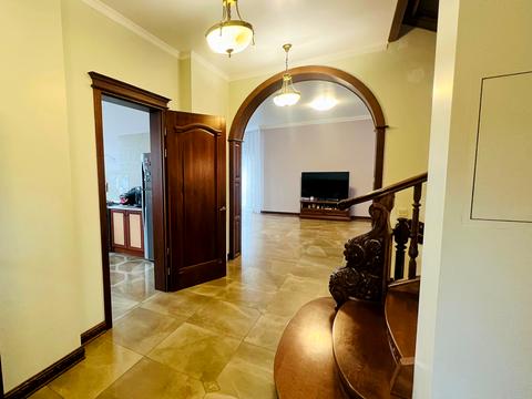 будинок за адресою Андрія Малишка вул. (Льва Толстого)