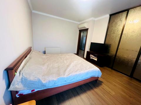 будинок за адресою Андрія Малишка вул. (Льва Толстого)