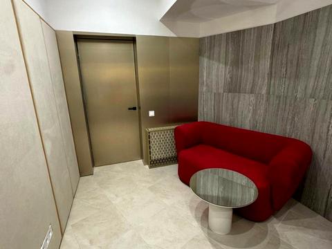 комерційна за адресою Буслівська вул., 12