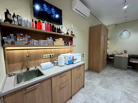 комерційна за адресою Золотоустівська вул., 30