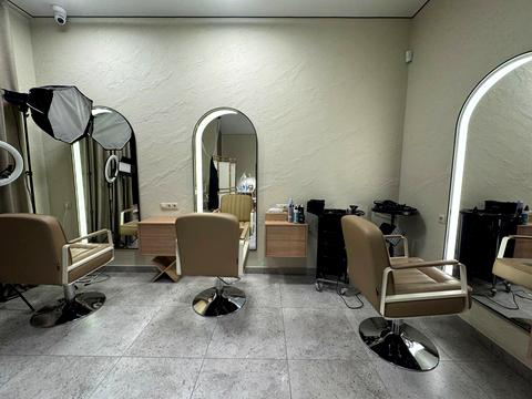 комерційна за адресою Золотоустівська вул., 30