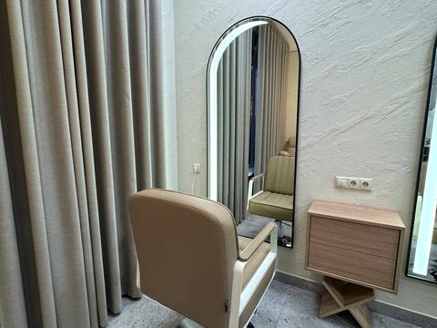 комерційна за адресою Золотоустівська вул., 30