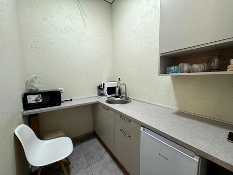 комерційна за адресою Золотоустівська вул., 30