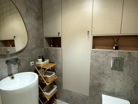 комерційна за адресою Золотоустівська вул., 30