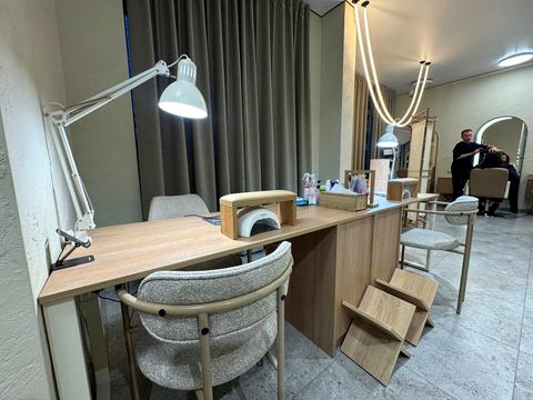 комерційна за адресою Золотоустівська вул., 30