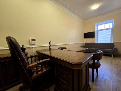 комерційна за адресою Панаса Мирного вул., 9