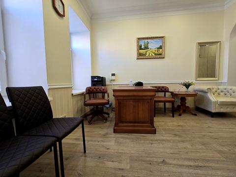 комерційна за адресою Панаса Мирного вул., 9