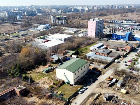 комерційна за адресою Трудова вул., 5/7