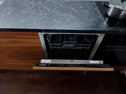 квартира по адресу Ларисы Руденко ул., 5