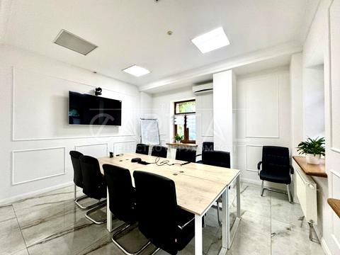 комерційна за адресою Жилянська вул., 72-А