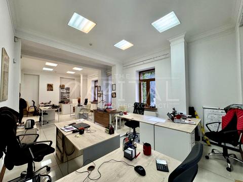 комерційна за адресою Жилянська вул., 72-А