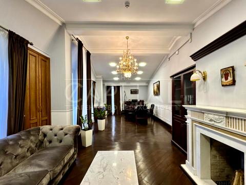 комерційна за адресою Жилянська вул., 72-А