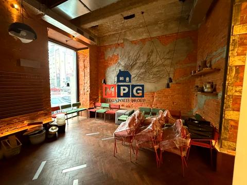 комерційна за адресою Конституції, 2