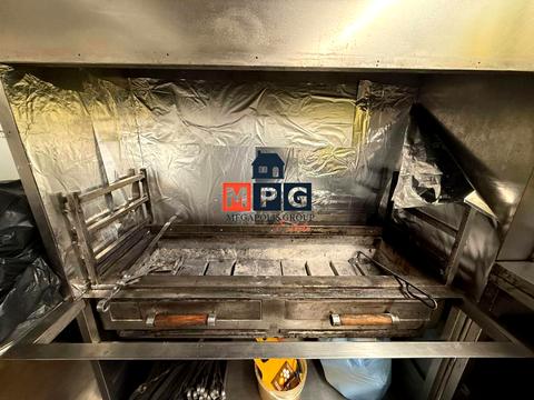 комерційна за адресою Конституції, 2