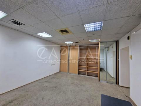 комерційна за адресою Богдана Хмельницького вул., 3