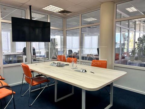 комерційна за адресою Польова вул., 24