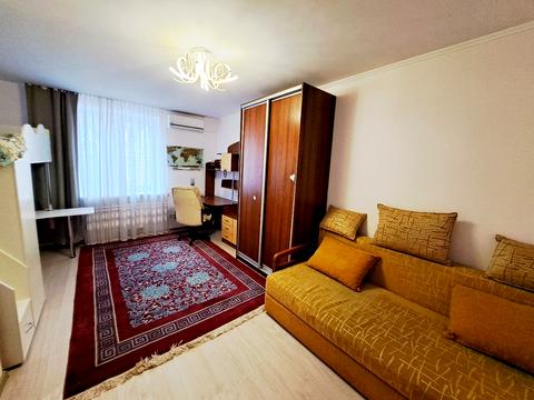 квартира за адресою Академіка Лебедєва вул., 1/5