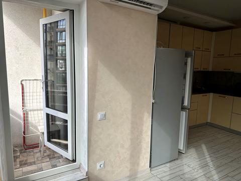 квартира за адресою Героїв Небесної Сотні просп., 18/8