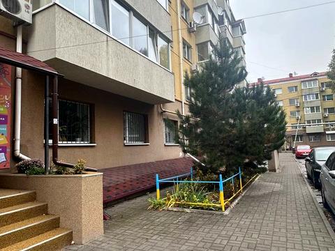 комерційна за адресою Богдана Хмельницького просп. (Героїв Сталінграда), 110