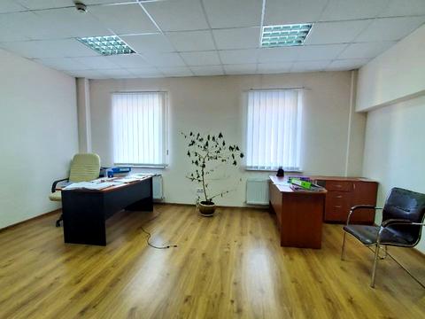 комерційна за адресою Геологів вул., 6