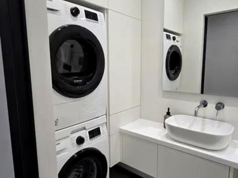 квартира за адресою Дніпровська набережна вул., 18-А