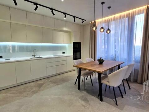 квартира за адресою Дніпровська набережна вул., 18-А