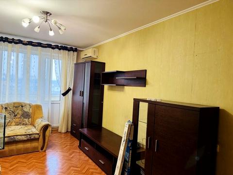 квартира за адресою Юрія Кондратюка вул. (Комунарівська), 11