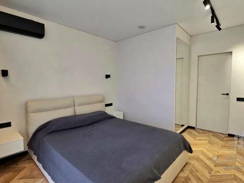 квартира за адресою Дніпровська набережна вул., 18-А