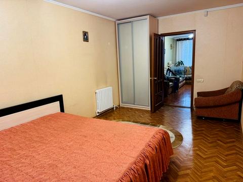 квартира за адресою Юрія Кондратюка вул. (Комунарівська), 11