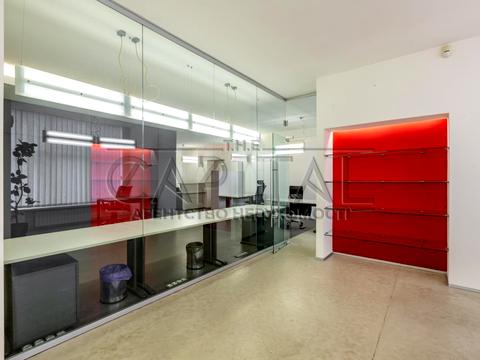 комерційна за адресою Саксаганського вул., 80