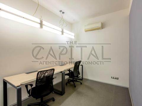 комерційна за адресою Саксаганського вул., 80