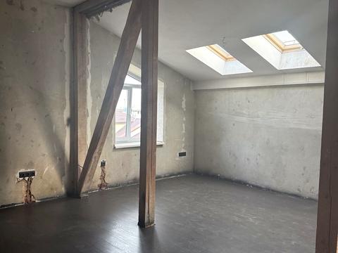 комерційна за адресою Незалежності вул., 143