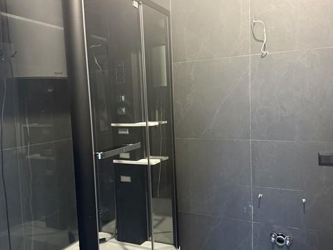 комерційна за адресою Незалежності вул., 143