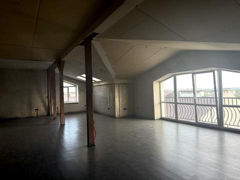 комерційна за адресою Незалежності вул., 143