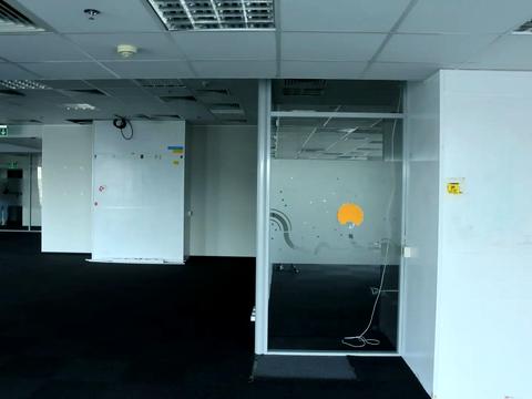 комерційна за адресою Спортивна пл., 1-А