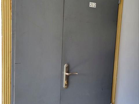 коммерческая по адресу Якова Гніздовського ул. (Магнітогорська), 13