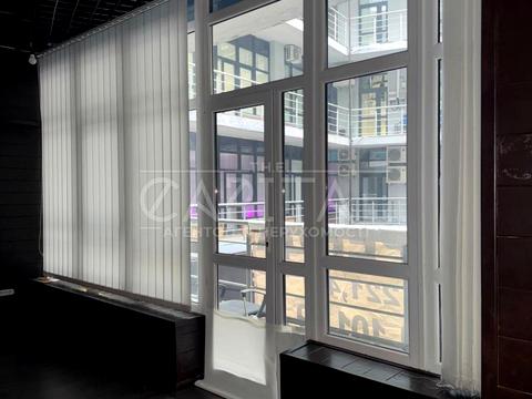 комерційна за адресою Євгена Коновальця вул. (Щорса), 36-Д