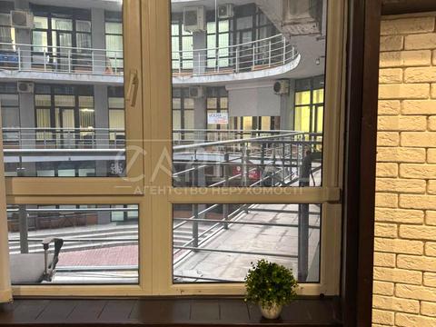 комерційна за адресою Євгена Коновальця вул. (Щорса), 36-Д