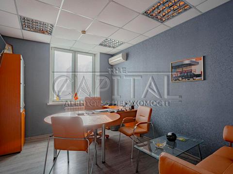 комерційна за адресою Здолбунівська вул., 9-Б