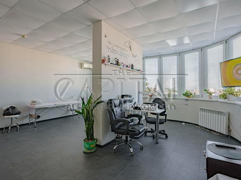 комерційна за адресою Здолбунівська вул., 9-Б