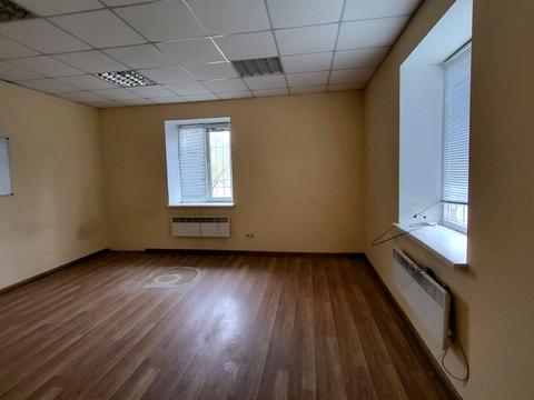 комерційна за адресою Гетьмана Павла Полуботка вул. (Попудренка), 42