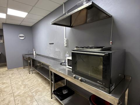 комерційна за адресою Кармелюка, 11