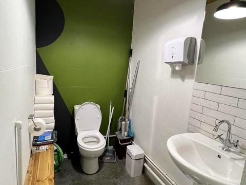 комерційна за адресою Гарматна вул., 6