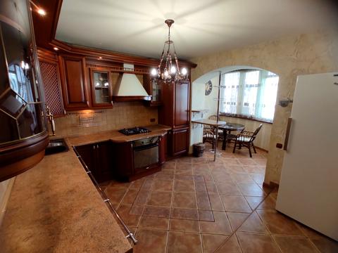 квартира за адресою Героїв Майдану вул. (Театральна), 48