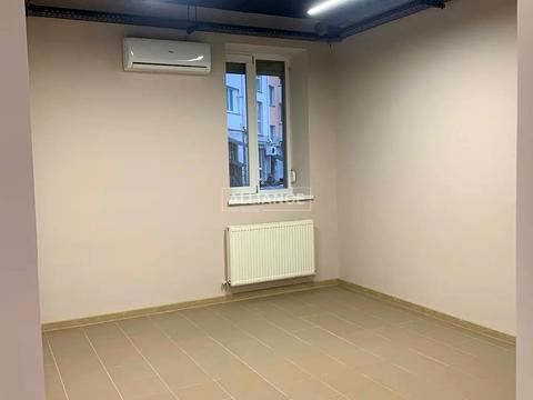 коммерческая по адресу Ивана Миколайчука ул., 6