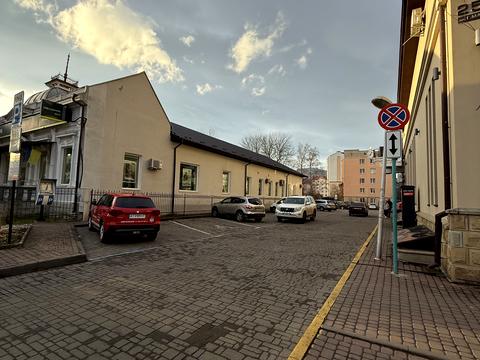 комерційна за адресою Гетьмана Мазепи вул., 25А