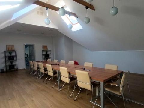 комерційна за адресою Уласа Самчука вул. (улица Пархоменко), 24