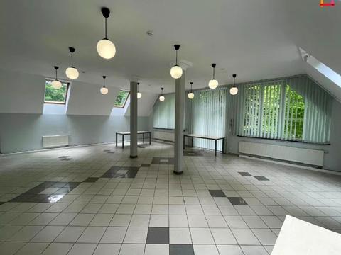 комерційна за адресою Уласа Самчука вул. (улица Пархоменко), 24